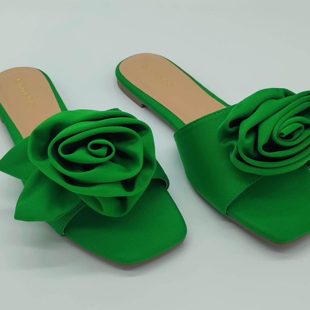 BAMBOO Green Floral Slide Sandals